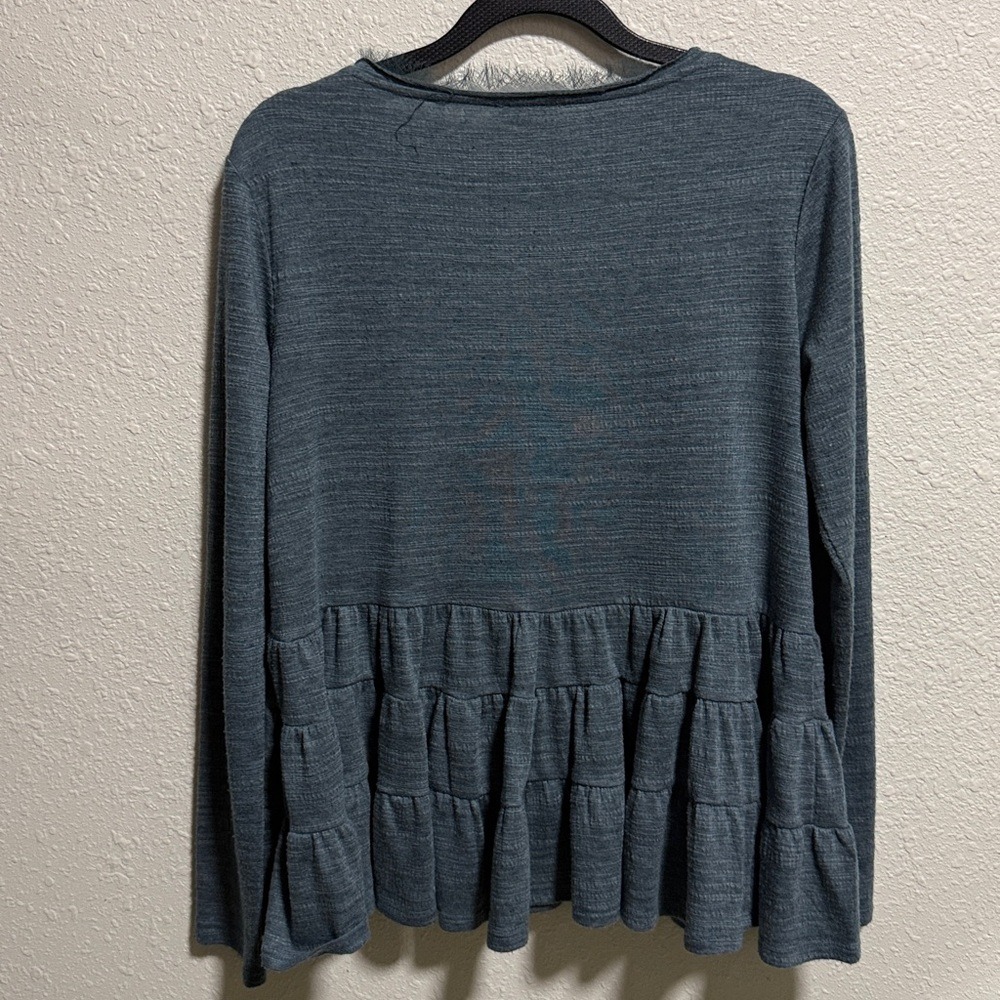 Deletta Anthropologie Blue Gray Slub Knit Tiered‎ Peplum V-Neck Top XS - Picture 7 of 9